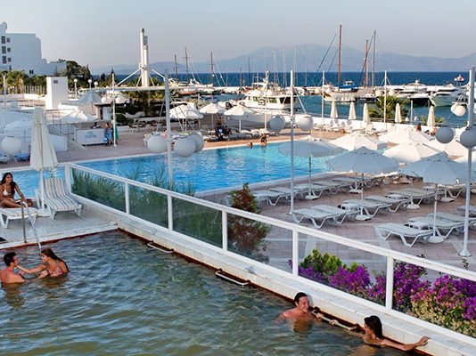Altın Yunus Resort - Termal Havuz