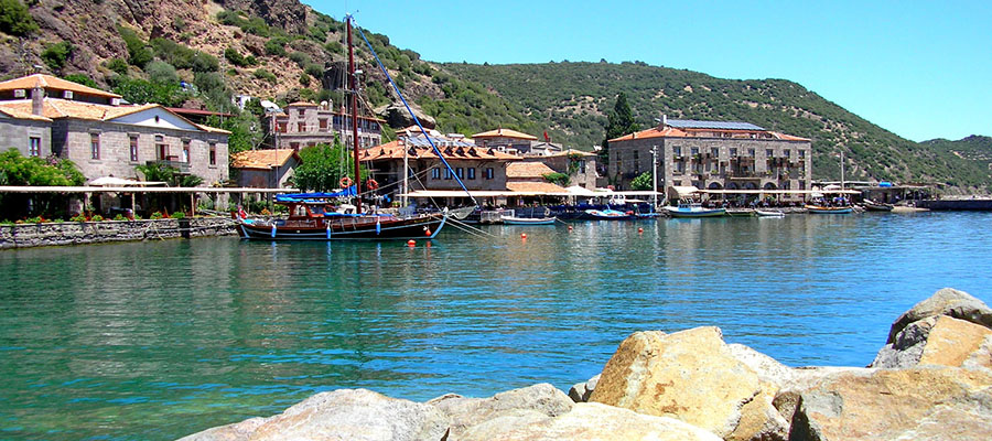 Mavilikler İçinde Bir Sahil Kasabası: Assos - Antik Liman 2