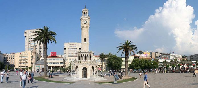 İzmir Gezi Rehberi - Konak Meydanı