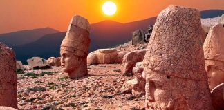 Tanrılar ve Kralların Gizemli Dağı Nemrut - Kapak