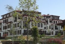 Efsanesiyle Ünlü Gülümser Hatun Termal Otel Gülümser Hatun Termal - Kapak